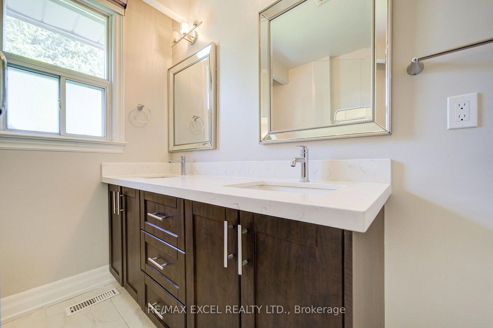 6 Averill Crescent • Toronto, ON photo 29