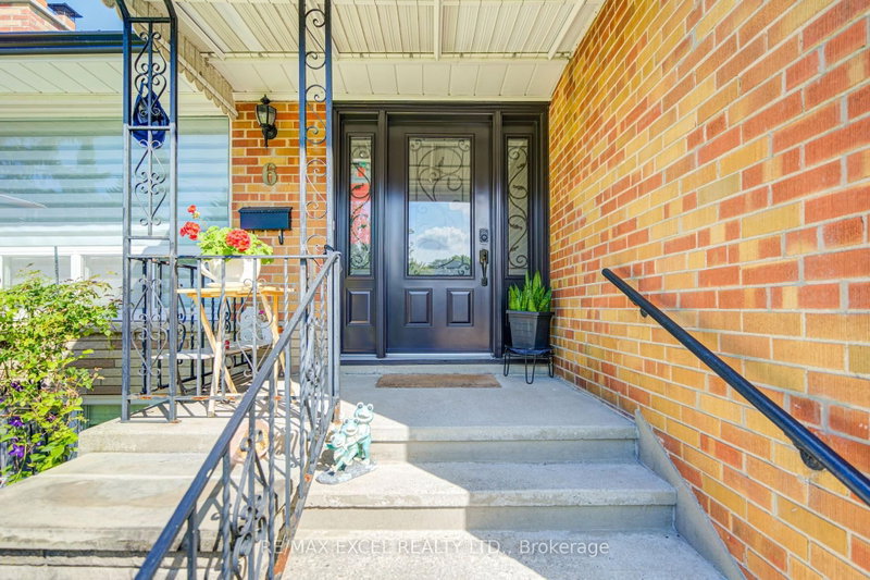 6 Averill Crescent