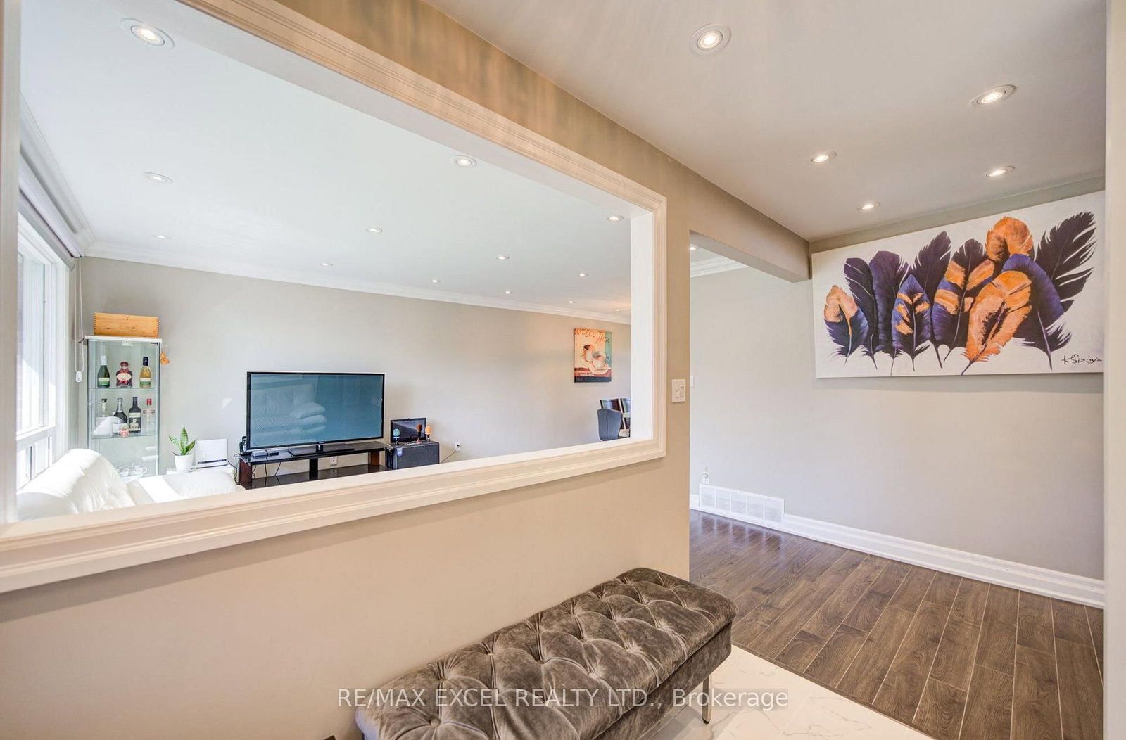 6 Averill Crescent • Toronto, ON photo 5