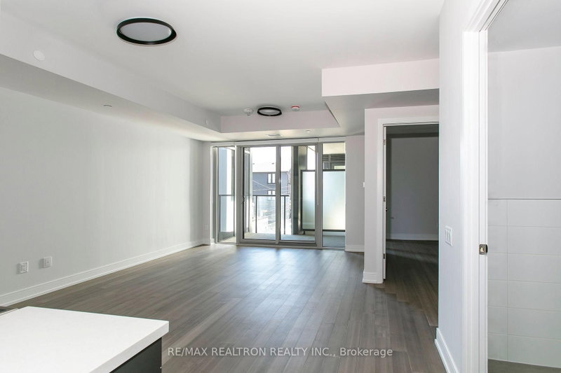 904 - 664 Spadina Avenue
