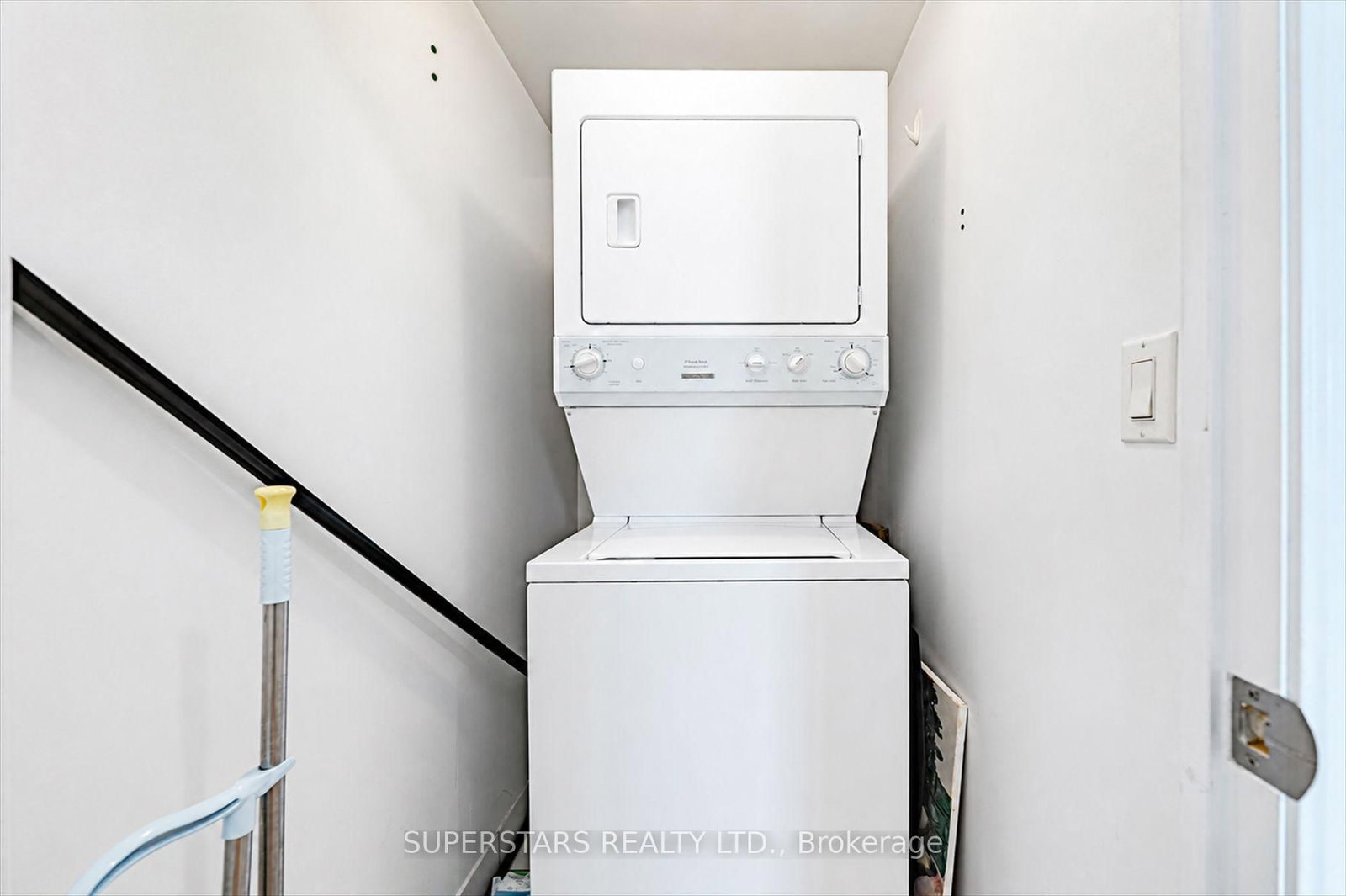 761 Bay Street • #1813 • Toronto, ON photo 17