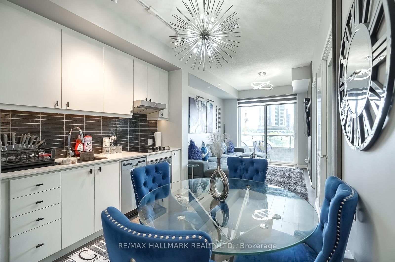 9 Tecumseth Street • #421 • Toronto, ON photo 15