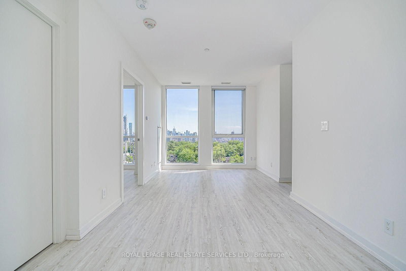 1110 - 223 St Clair Avenue W