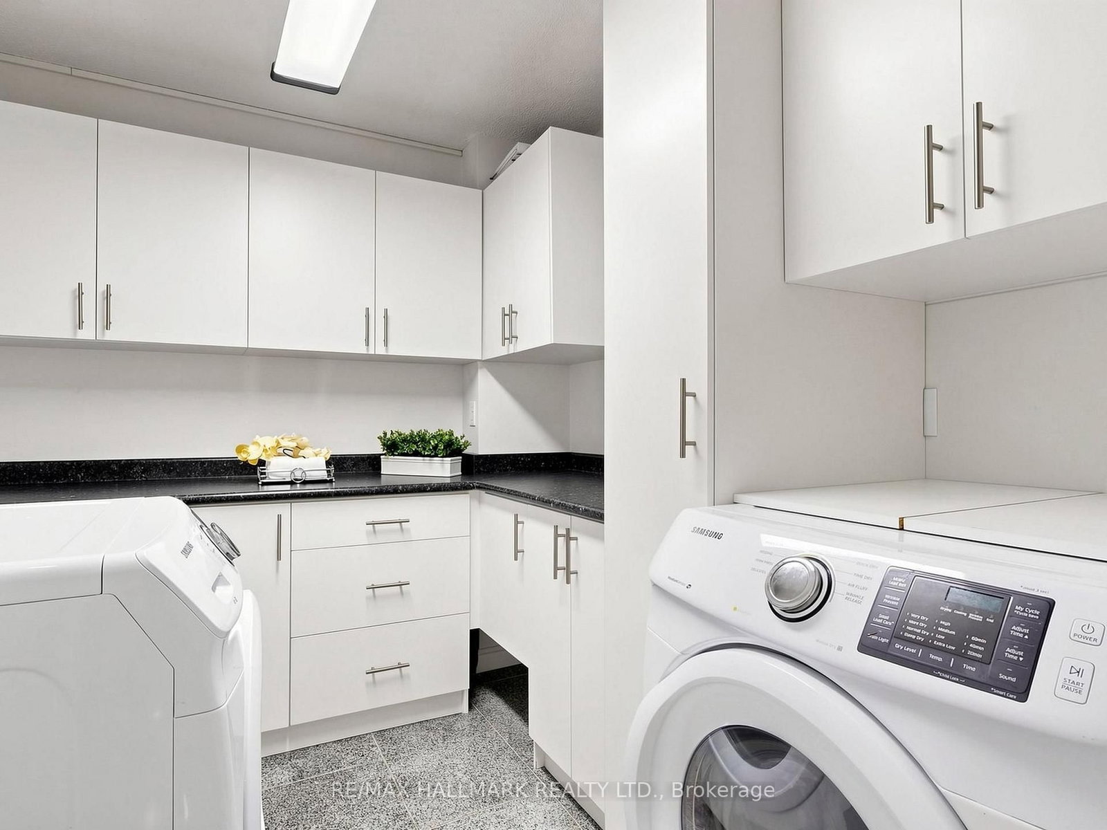 5 Parkway Forest Drive • #1609 • Toronto, ON photo 22