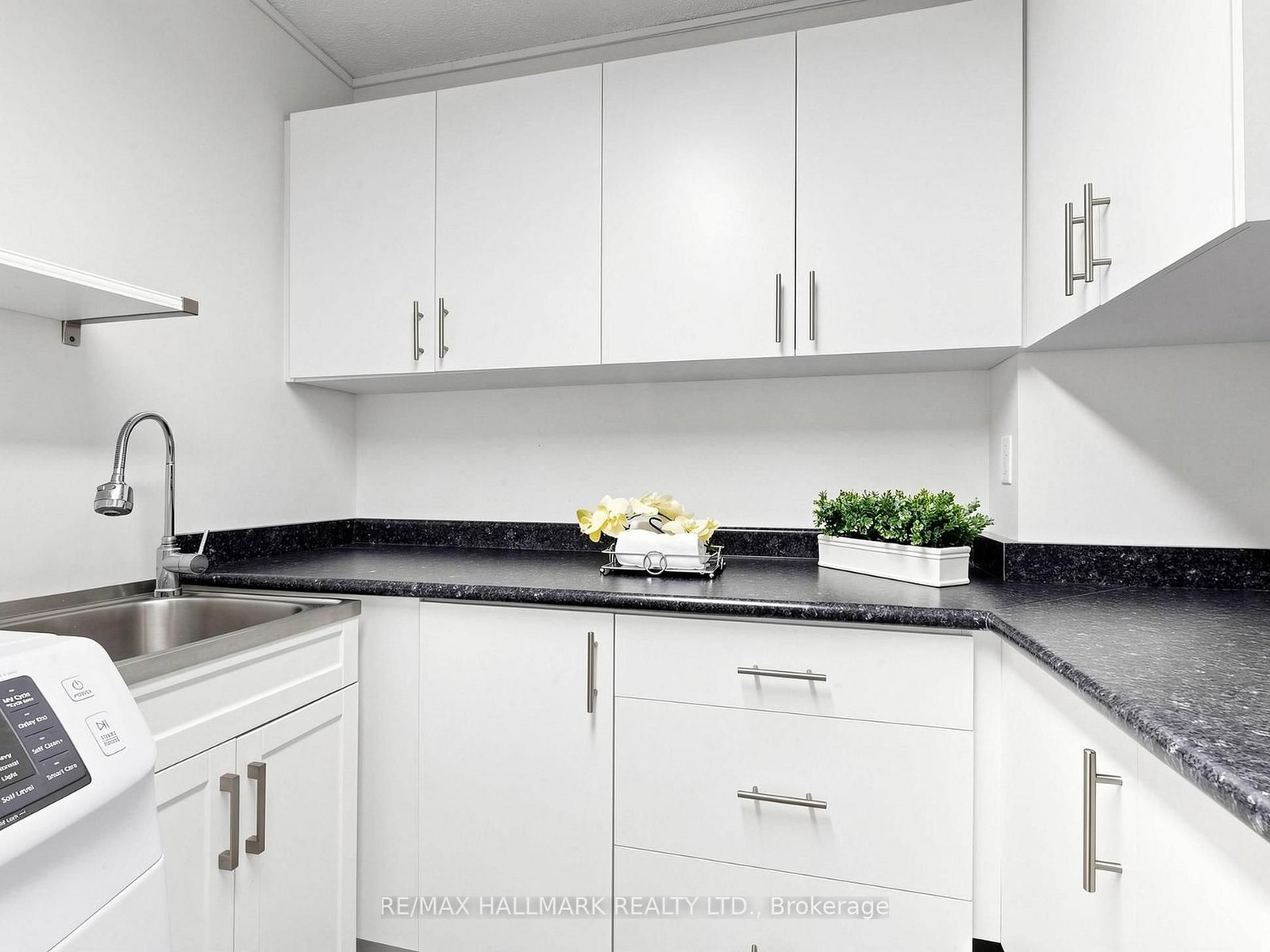 5 Parkway Forest Drive • #1609 • Toronto, ON photo 23