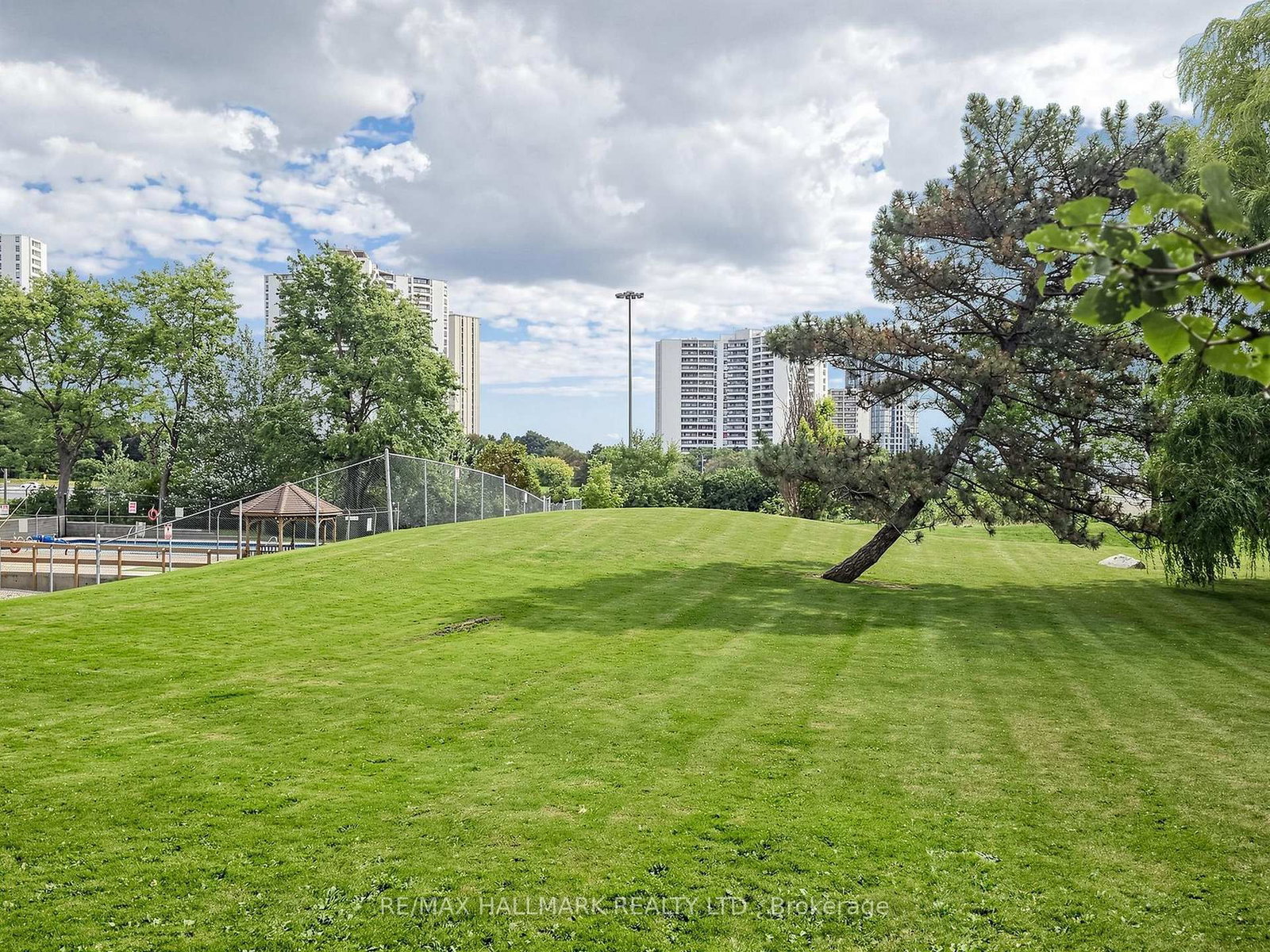 5 Parkway Forest Drive • #1609 • Toronto, ON photo 29