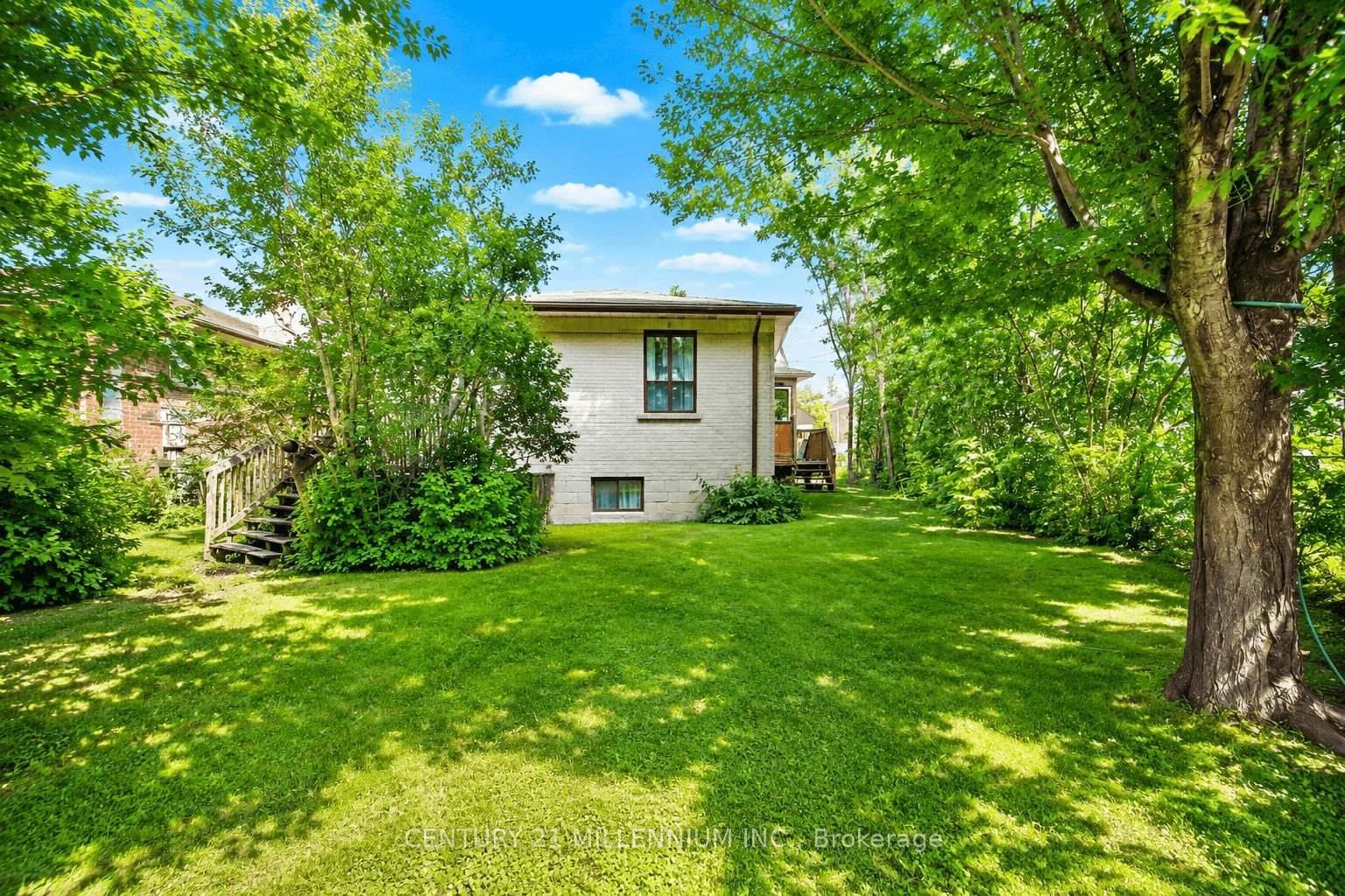 169 Ranee Avenue • Toronto, ON photo 27