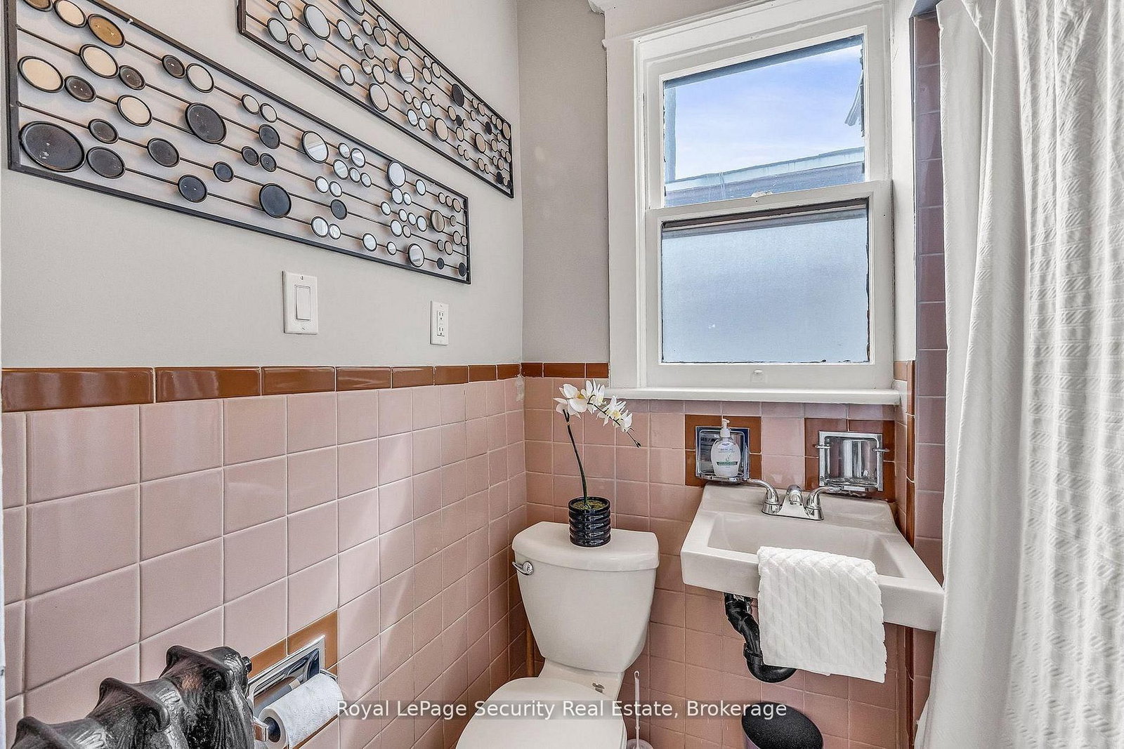 667 Ossington Avenue • Toronto, ON photo 26