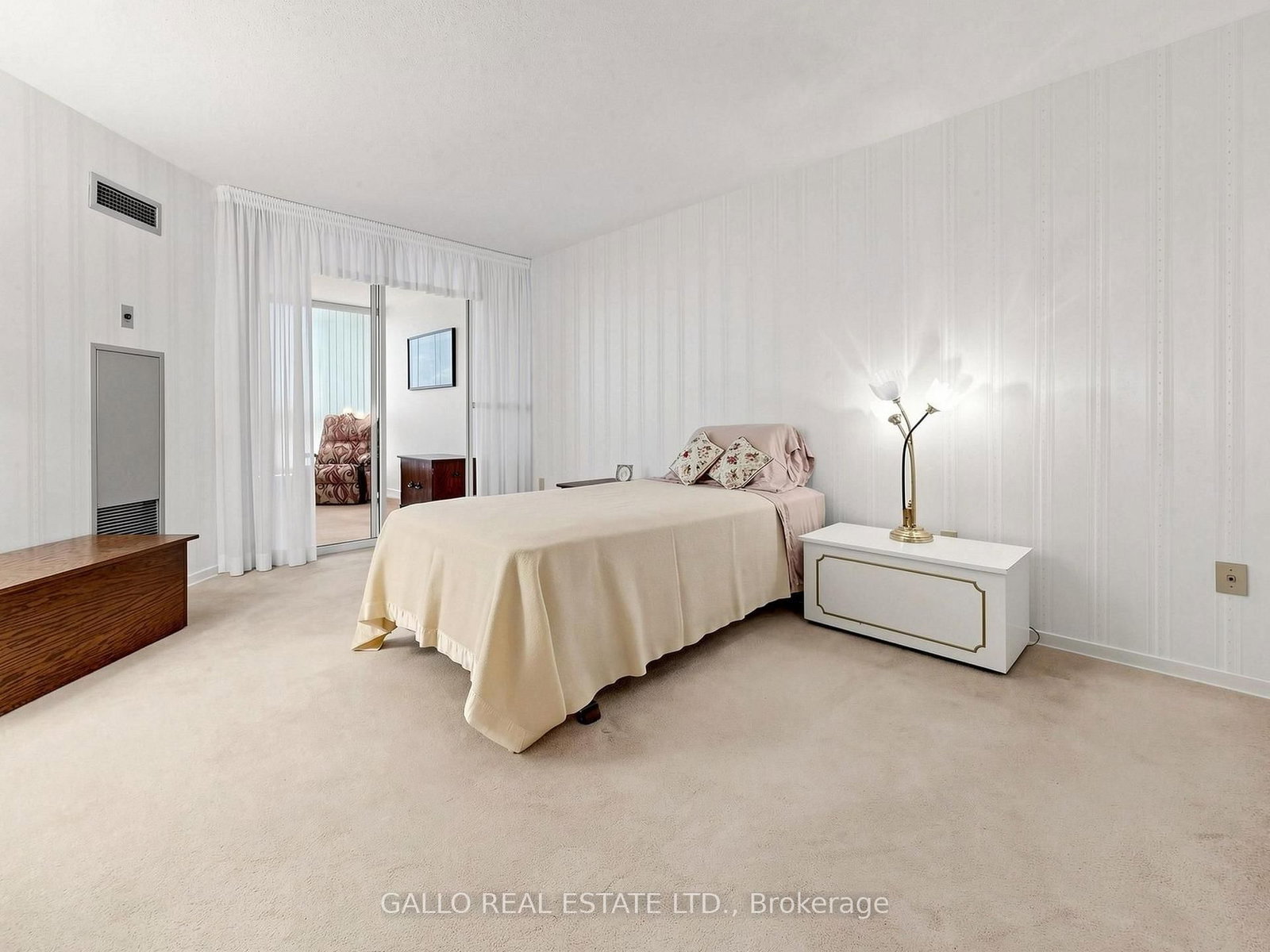 10 Kenneth Avenue • #203 • Toronto, ON photo 24