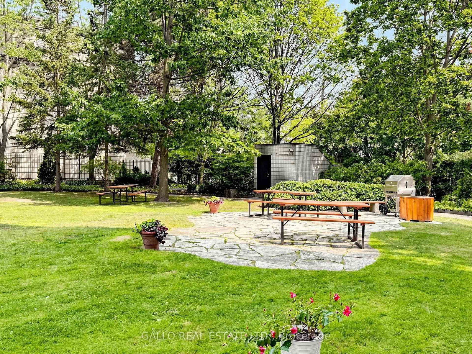 10 Kenneth Avenue • #203 • Toronto, ON photo 34