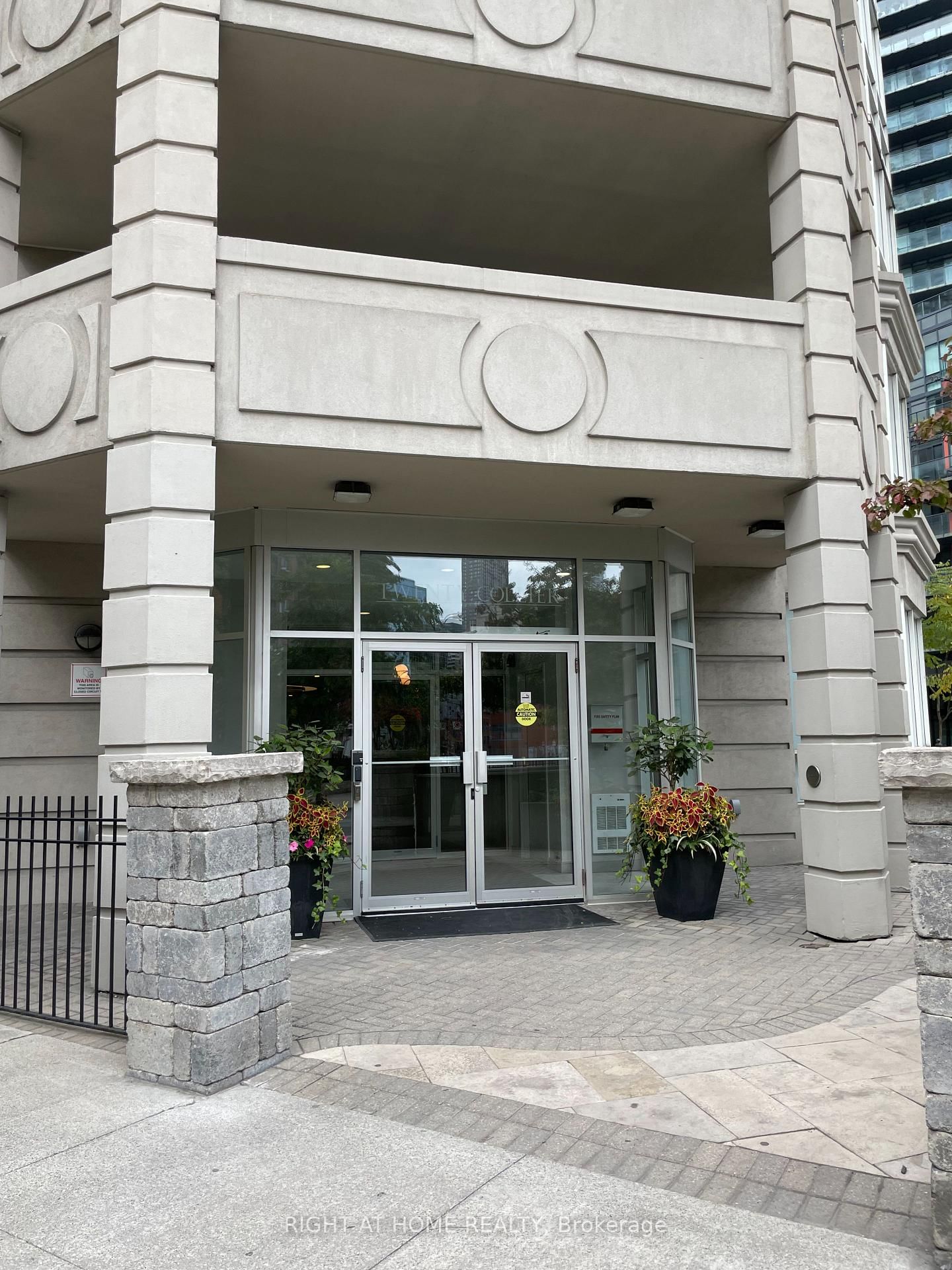 407 - 20 Collier Street, Toronto 2