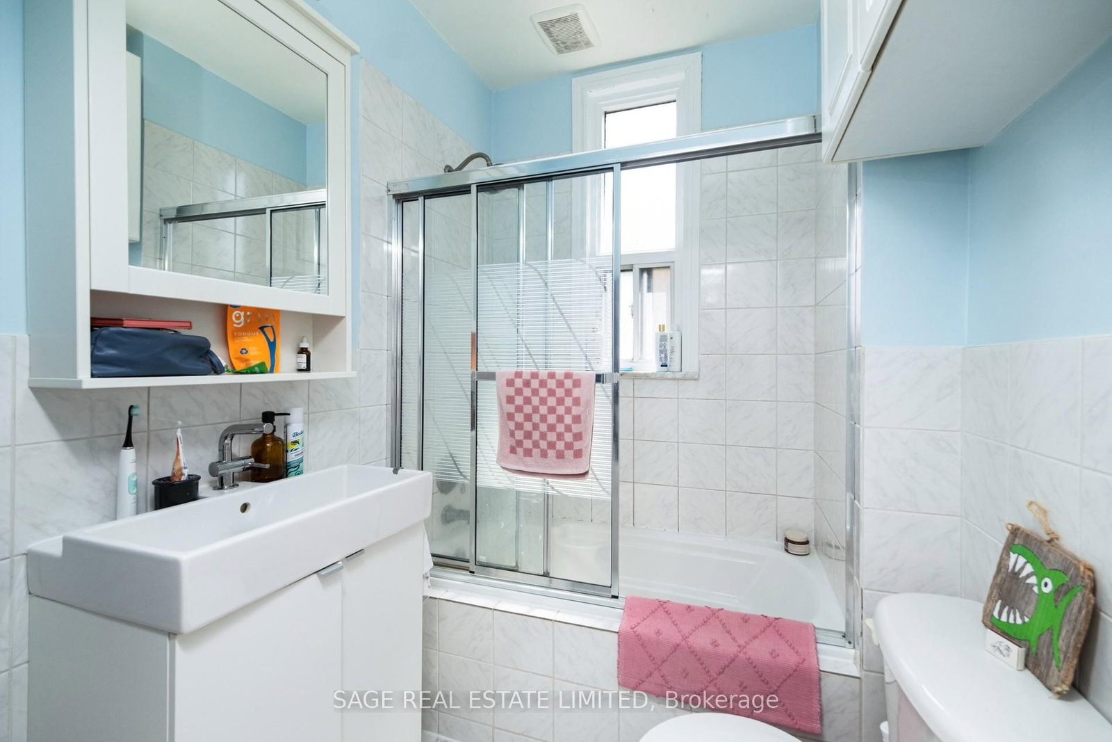 221 Palmerston Avenue • Toronto, ON photo 32