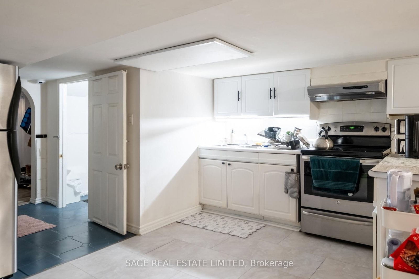 221 Palmerston Avenue • Toronto, ON photo 40