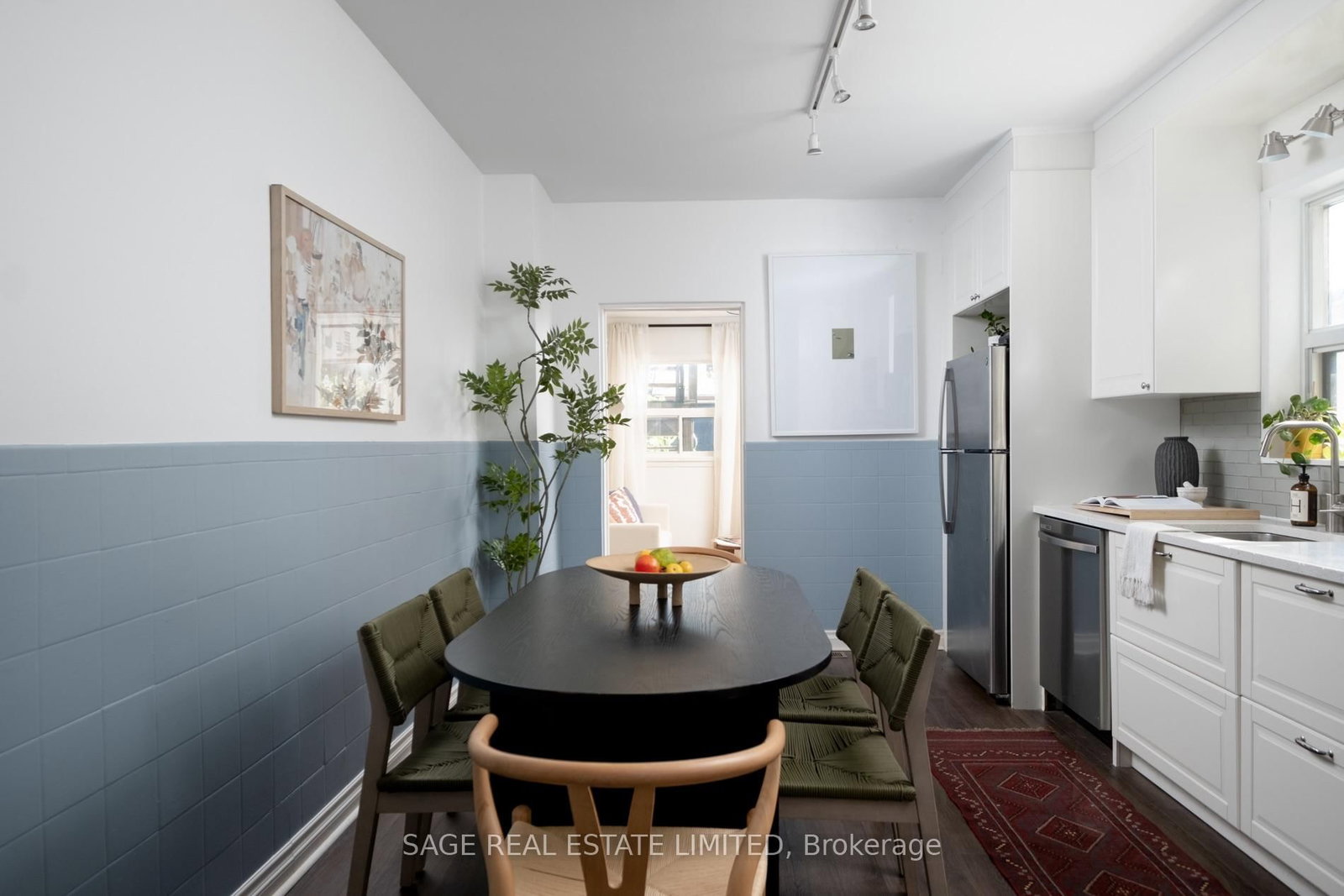 221 Palmerston Avenue • Toronto, ON photo 6