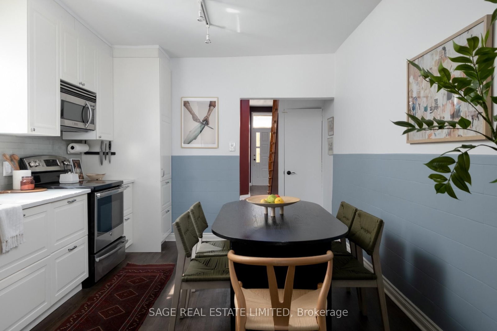 221 Palmerston Avenue • Toronto, ON photo 9
