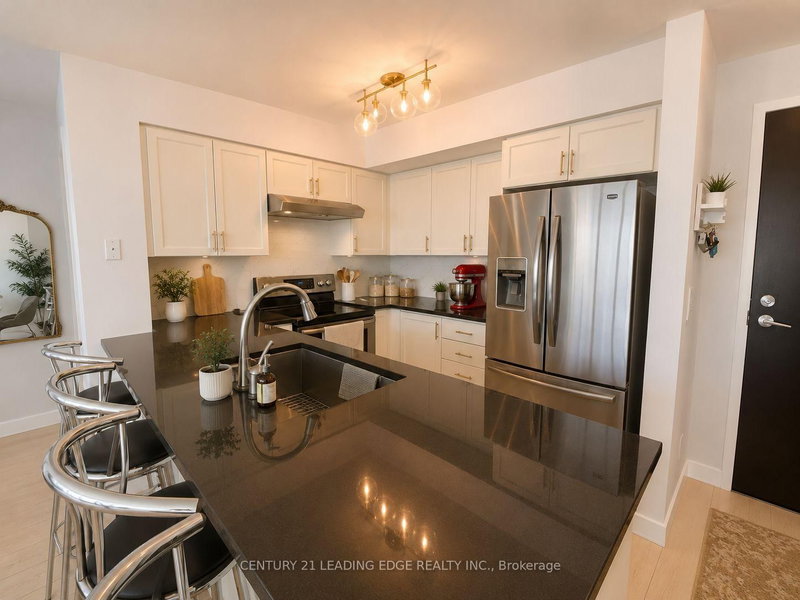 1215 - 51 Lower Simcoe Street