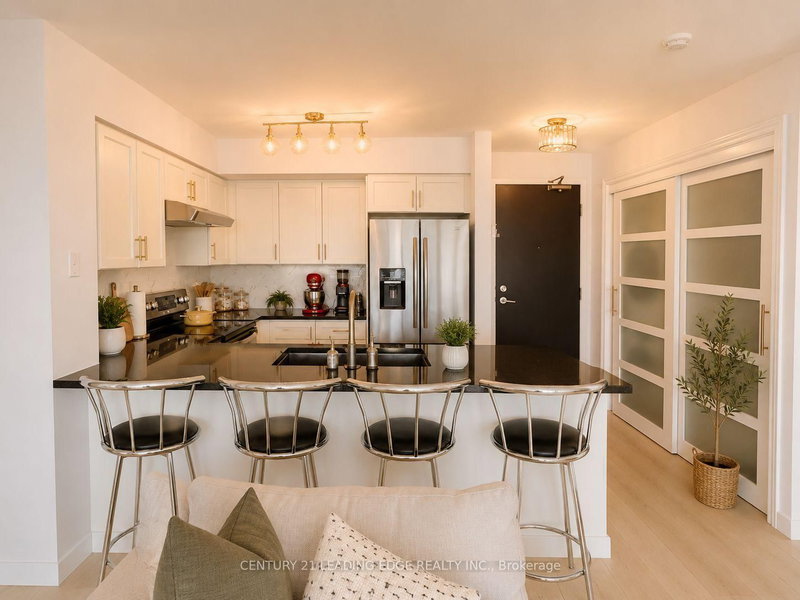 1215 - 51 Lower Simcoe Street