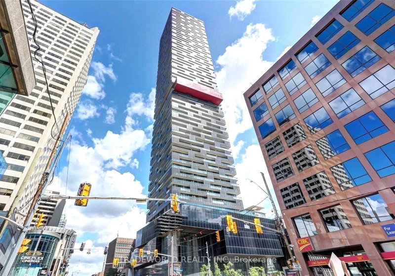 1805 - 8 Eglinton Avenue E