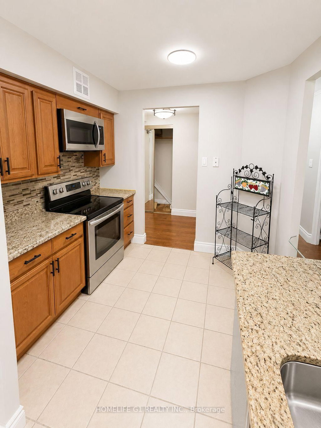 301 - 633 Bay Street 4