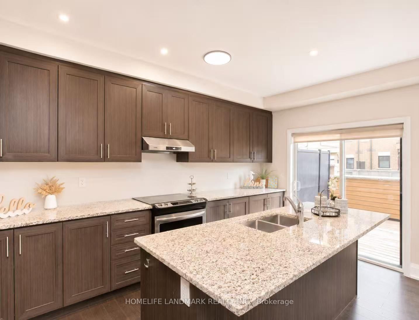 30 Kenneth Wood Crescent • Toronto, ON photo 10