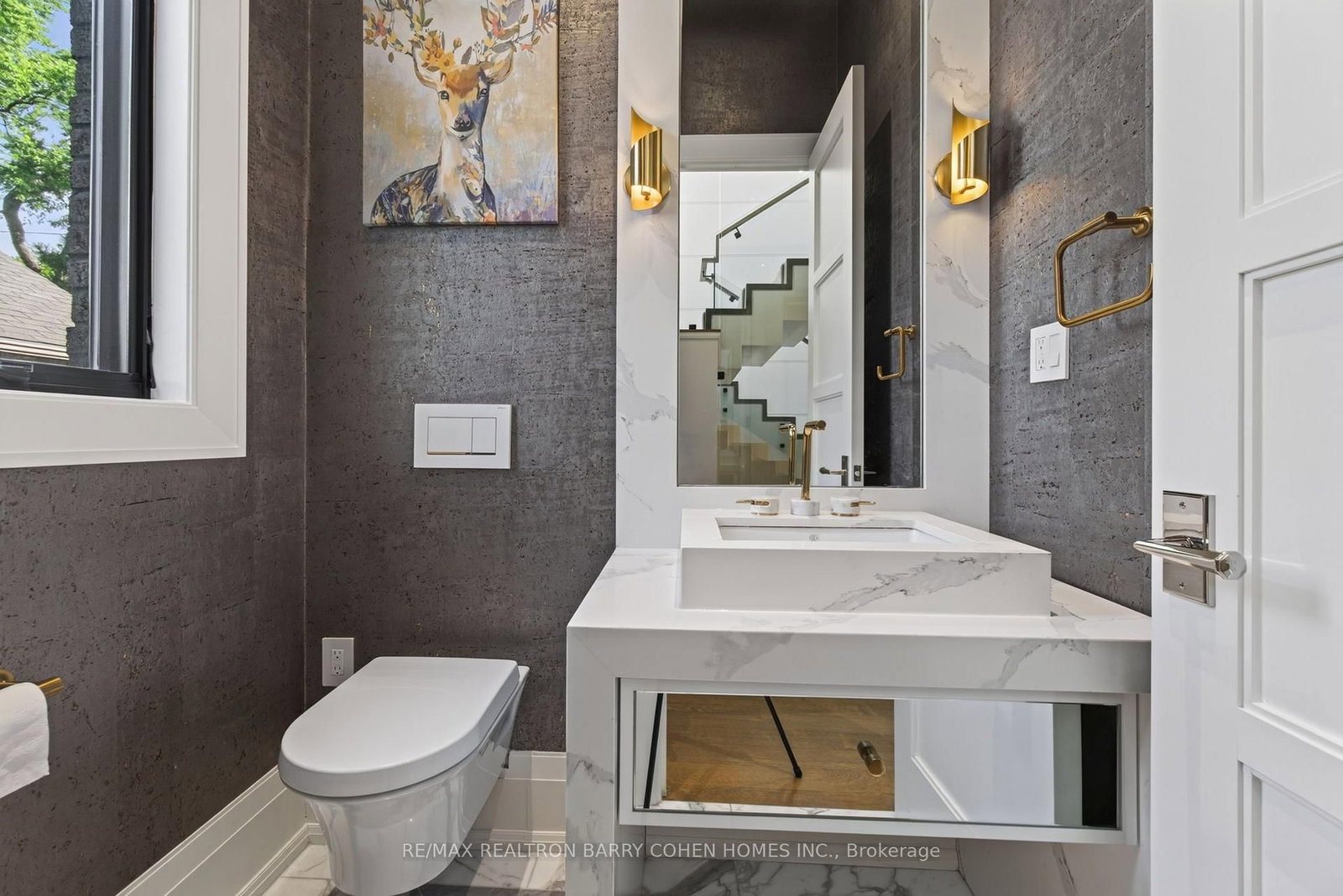 154 Yonge Boulevard • Toronto, ON photo 19