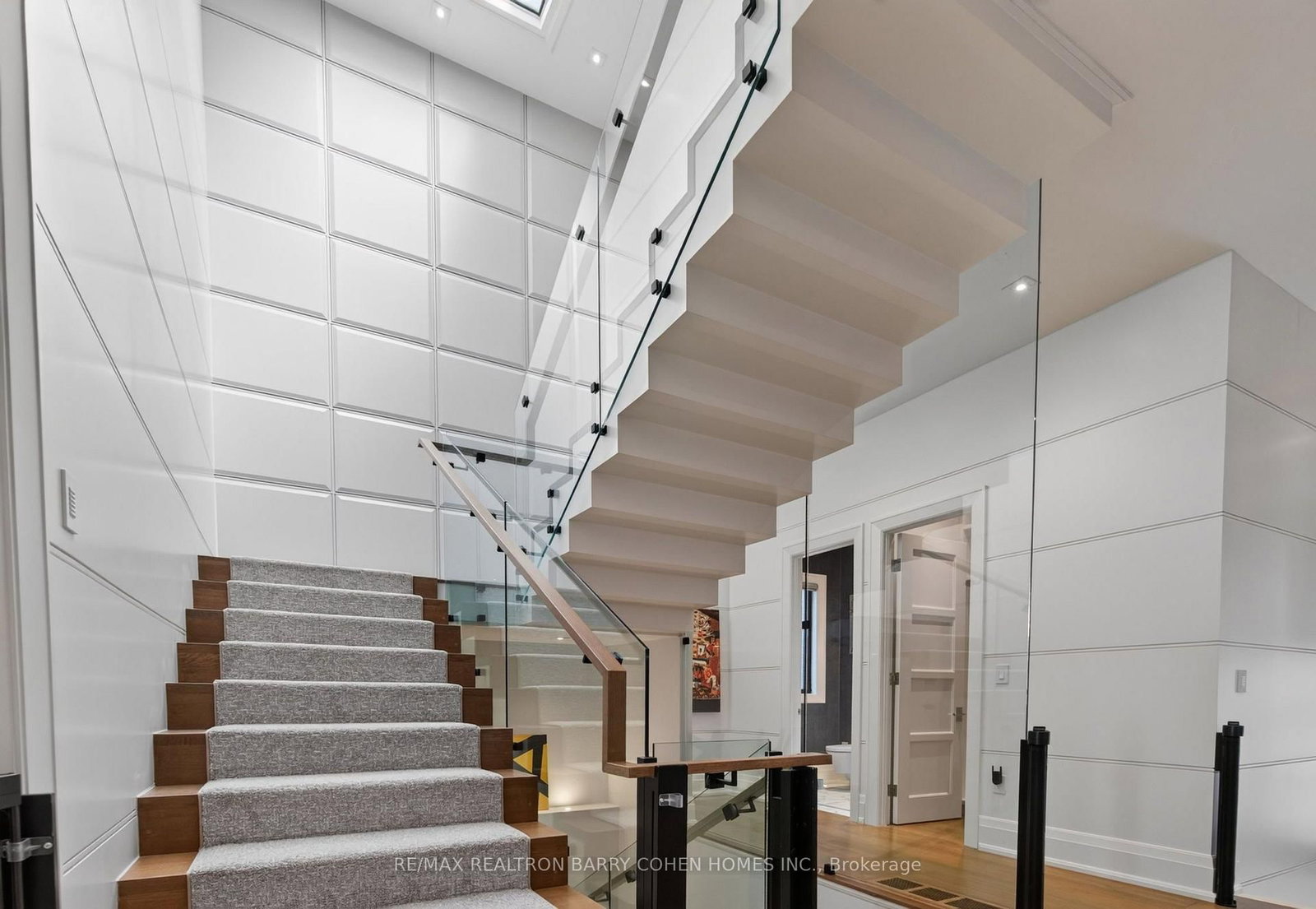 154 Yonge Boulevard • Toronto, ON photo 21