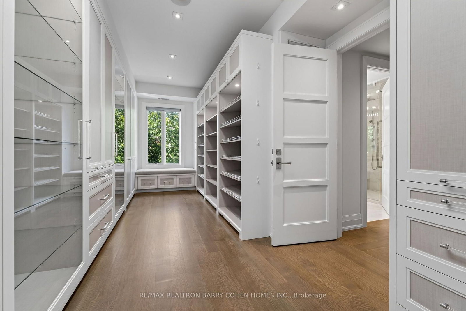 154 Yonge Boulevard • Toronto, ON photo 24