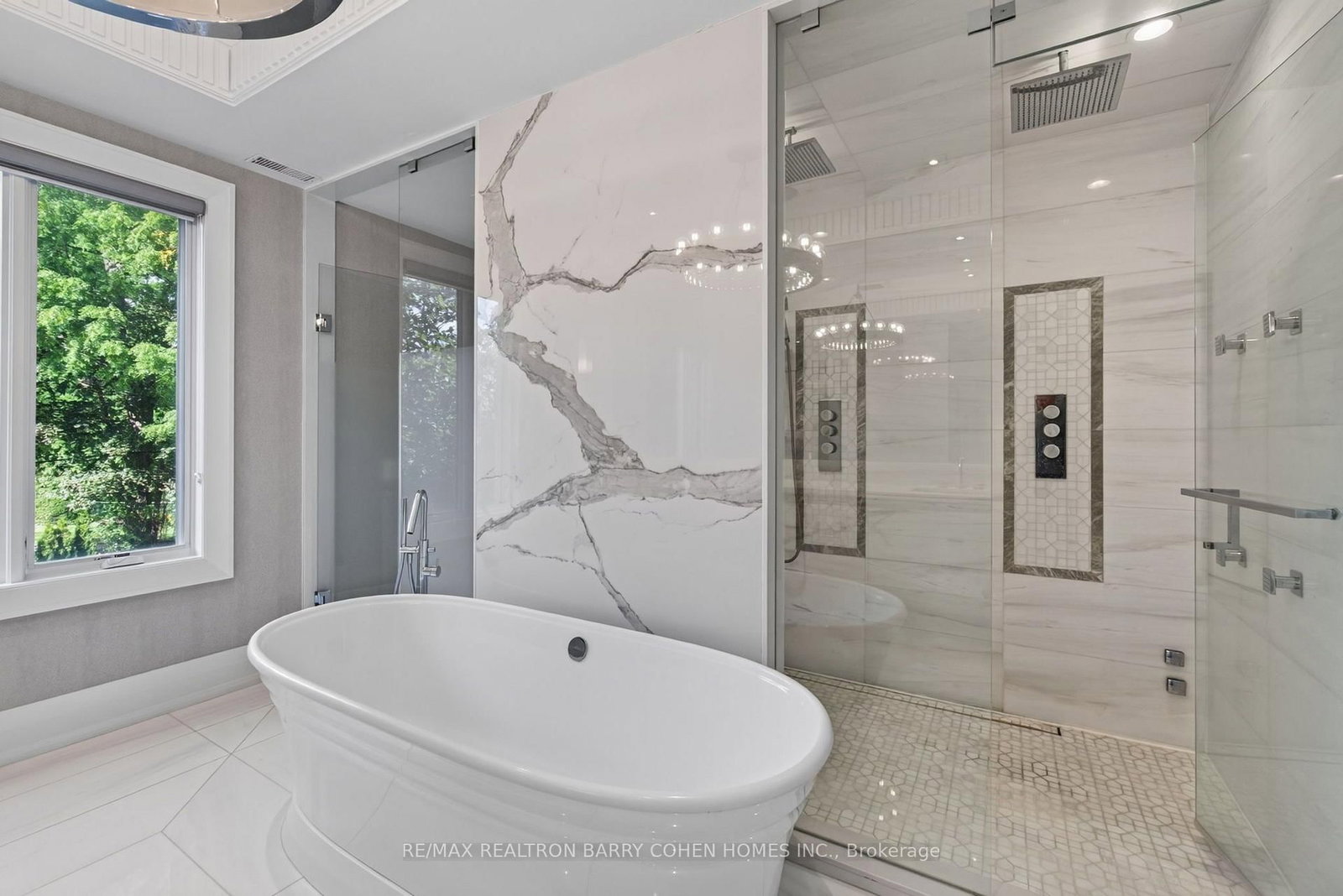 154 Yonge Boulevard • Toronto, ON photo 28