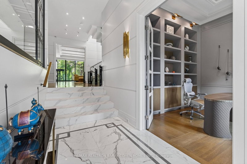 154 Yonge Boulevard