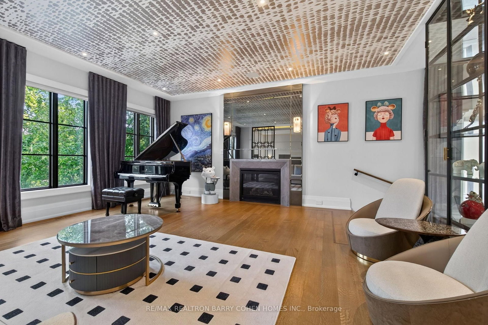154 Yonge Boulevard • Toronto, ON photo 9
