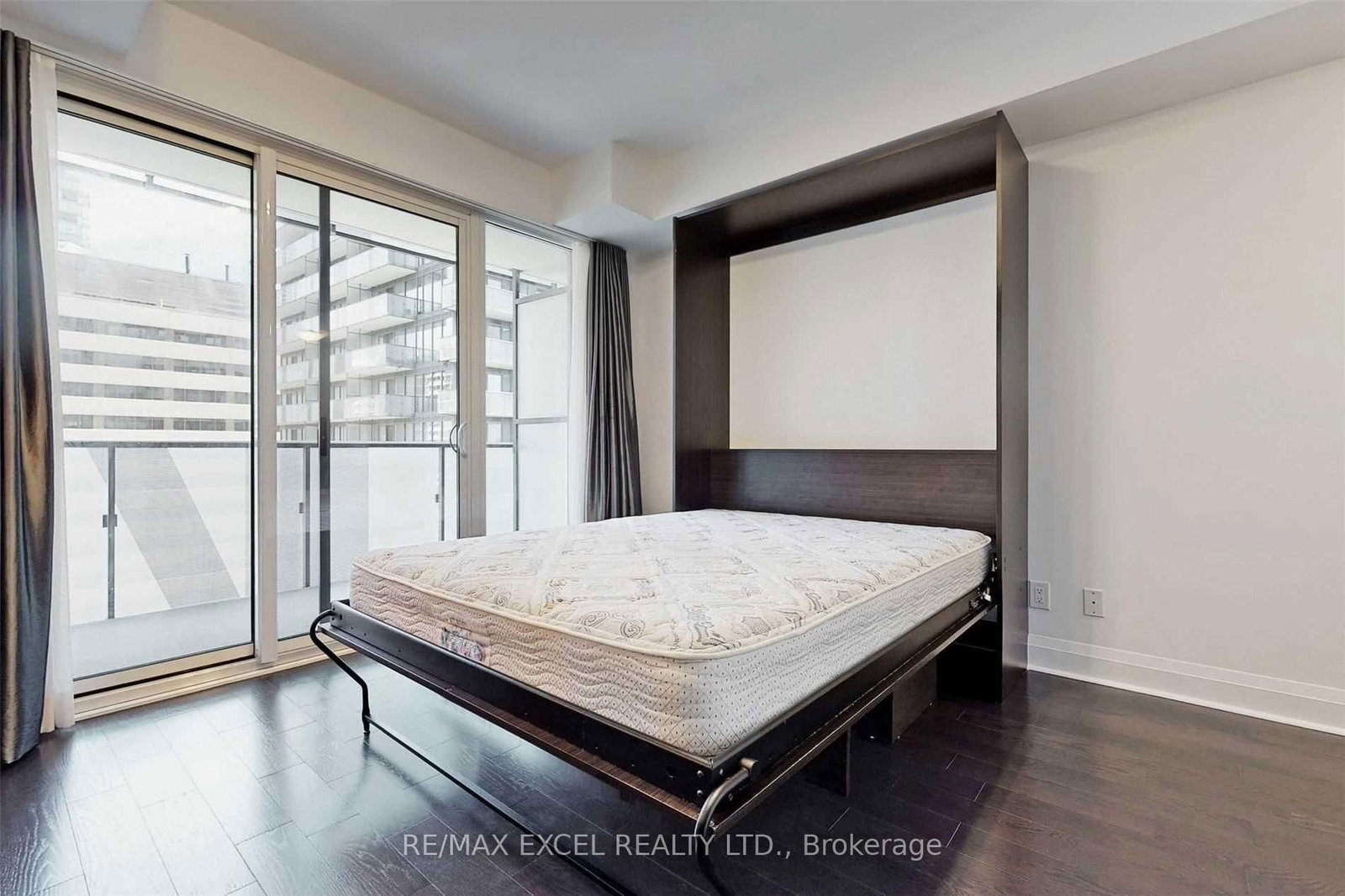65 St Mary Street • #810 • Toronto, ON photo 16