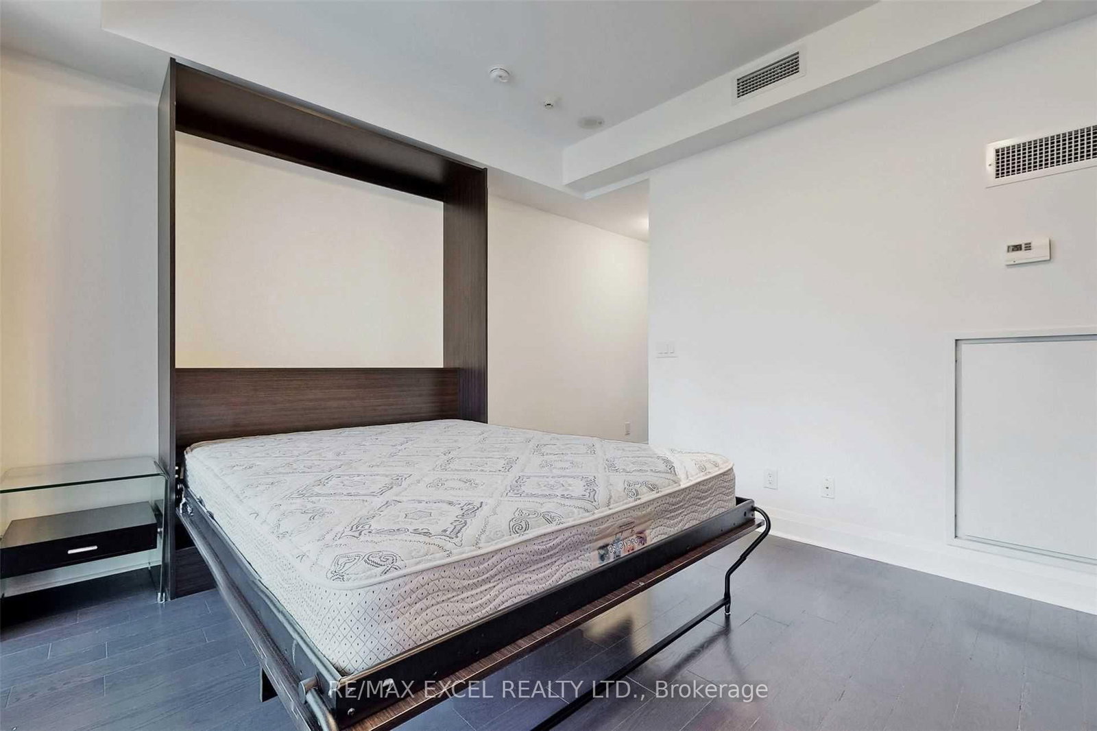 65 St Mary Street • #810 • Toronto, ON photo 17