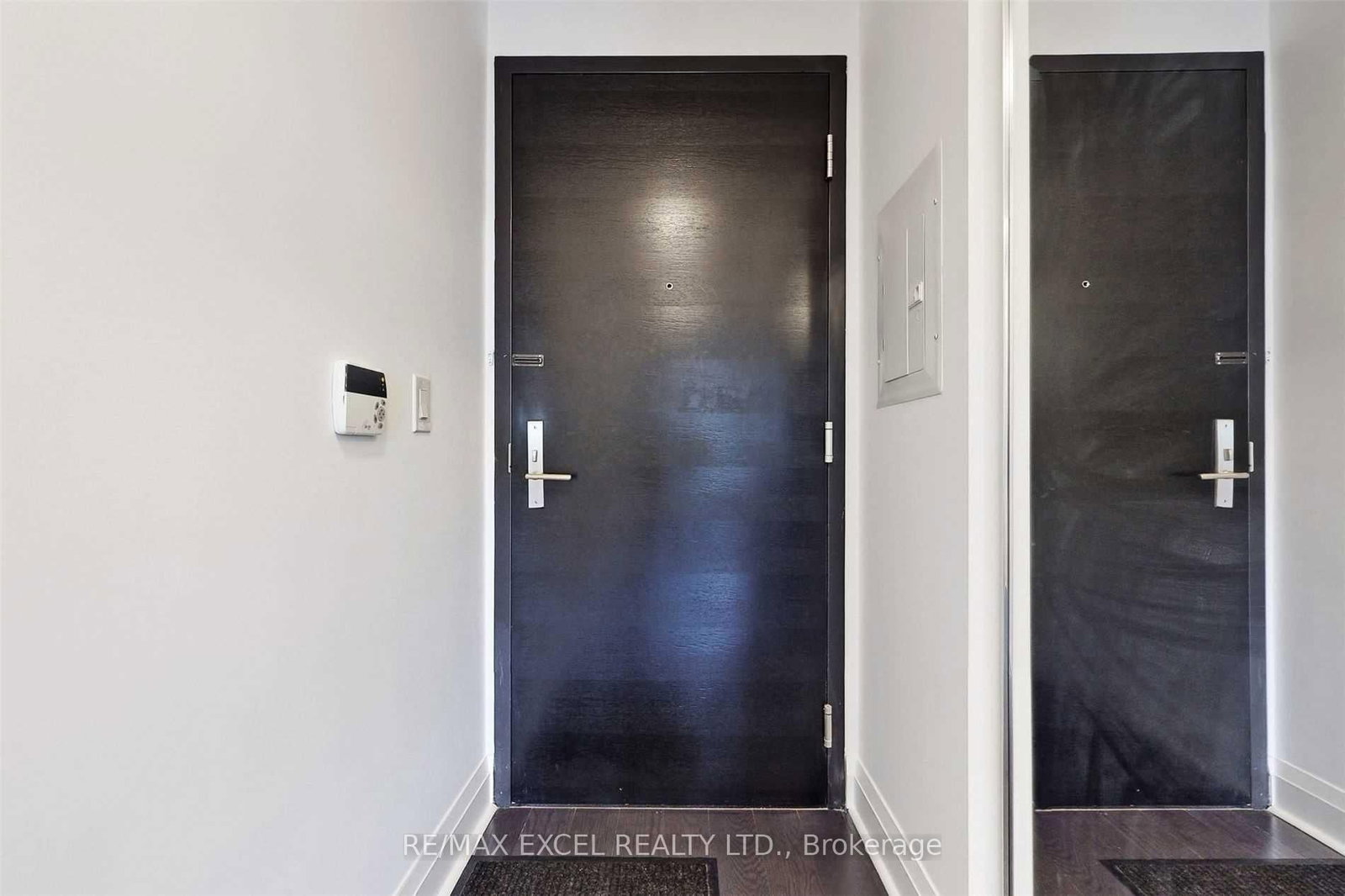 65 St Mary Street • #810 • Toronto, ON photo 8
