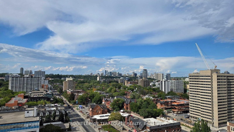1606 - 736 Spadina Avenue