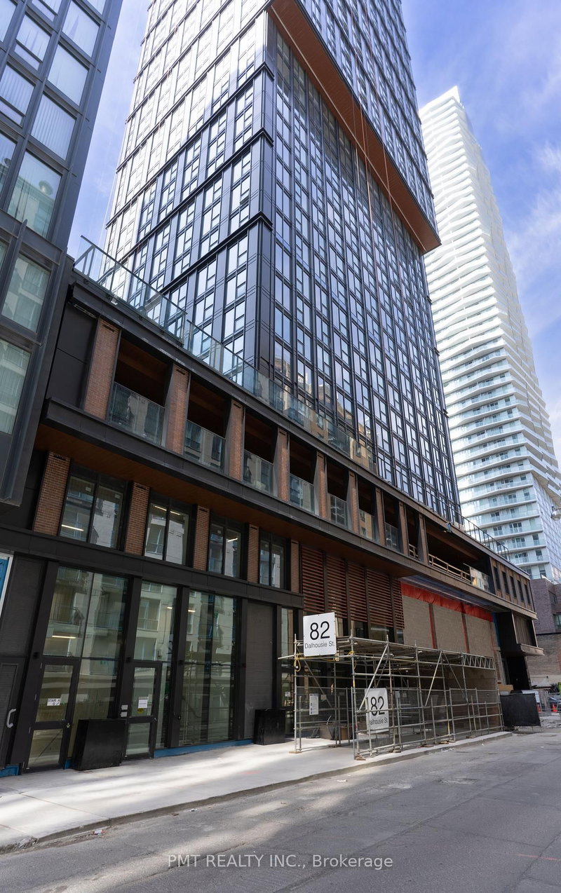 906 - 82 Dalhousie Street