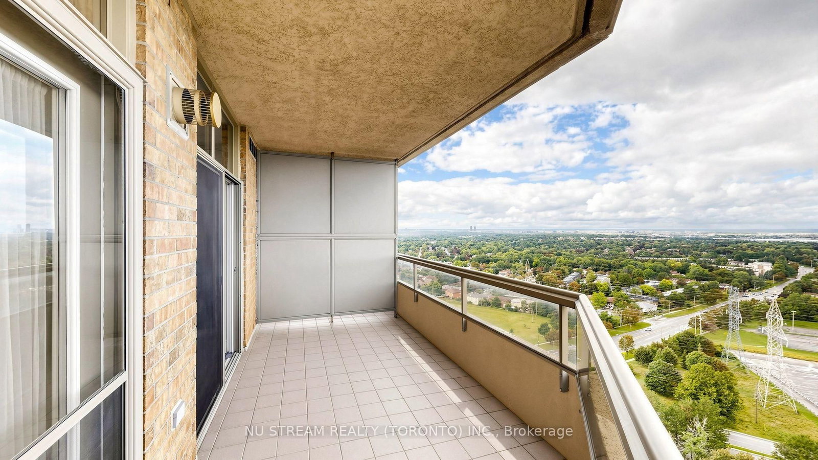 89 Skymark Drive • #2211 • Toronto, ON photo 29