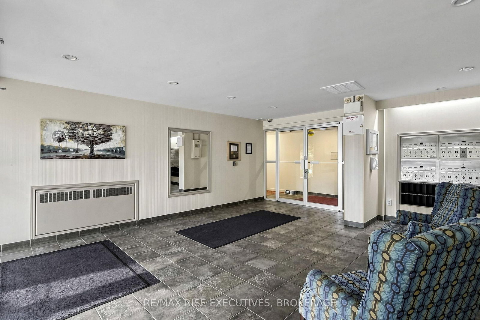 160 The Donway W • #304 • Toronto, ON photo 10