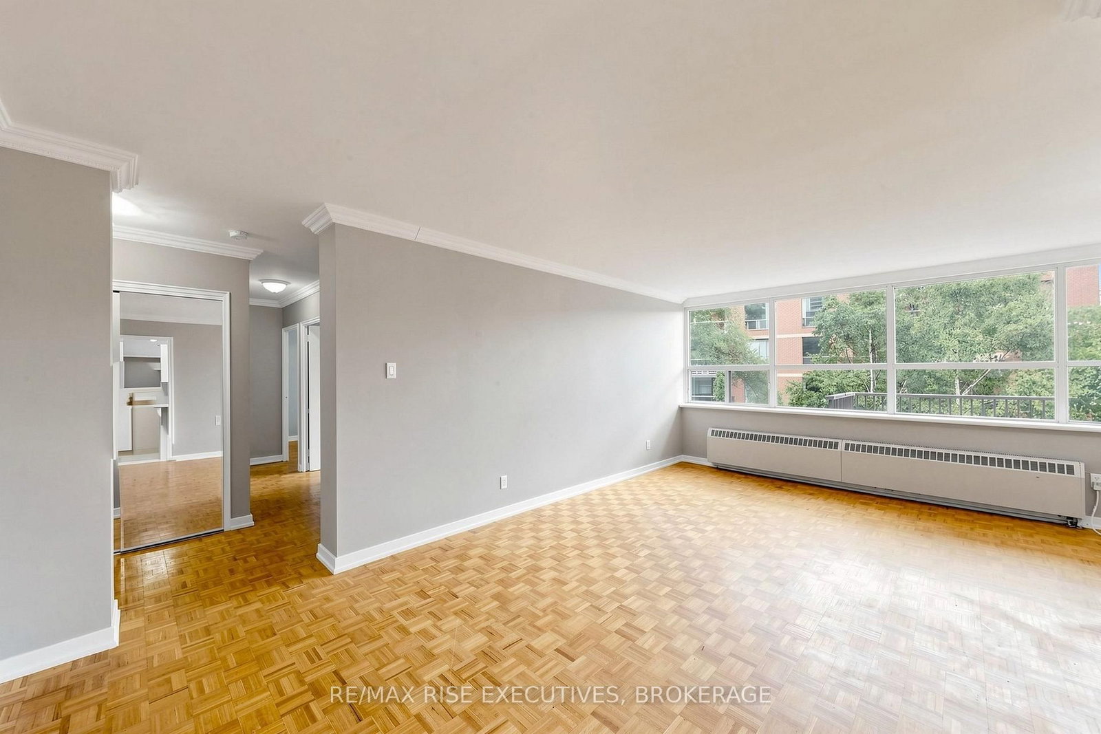160 The Donway W • #304 • Toronto, ON photo 13