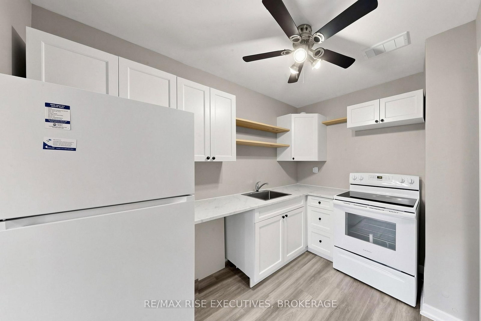 160 The Donway W • #304 • Toronto, ON photo 19