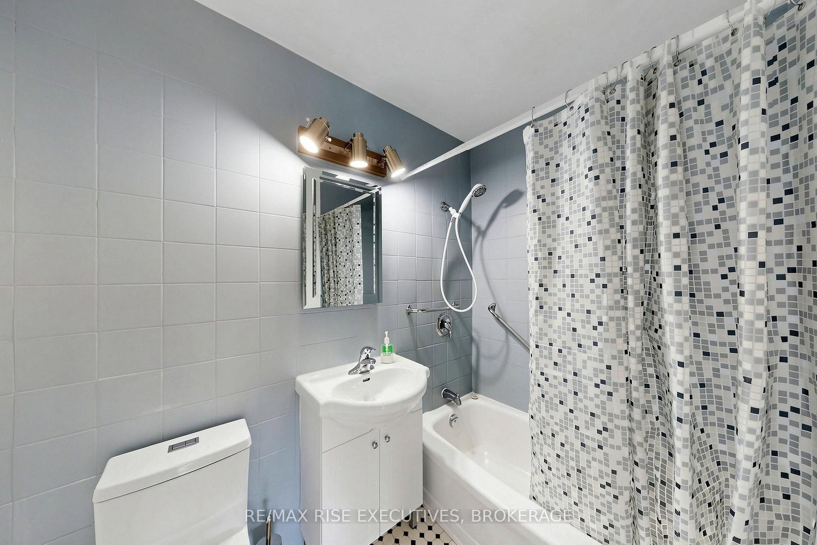 160 The Donway W • #304 • Toronto, ON photo 27