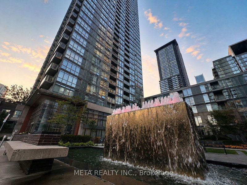 2802 - 15 Fort York Boulevard