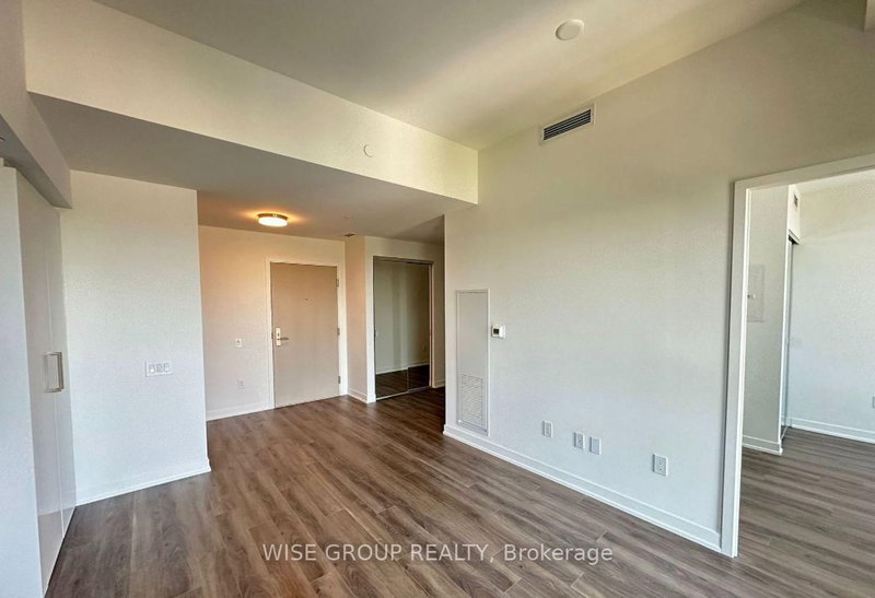 1206 - 500 Wilson Avenue