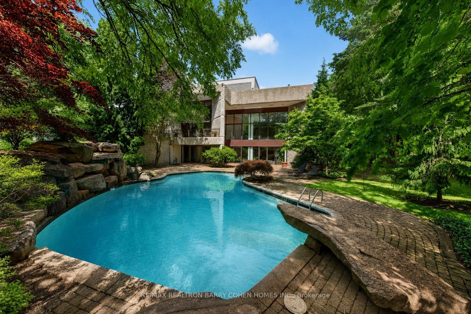 30 High Point Road • Toronto, ON photo 17