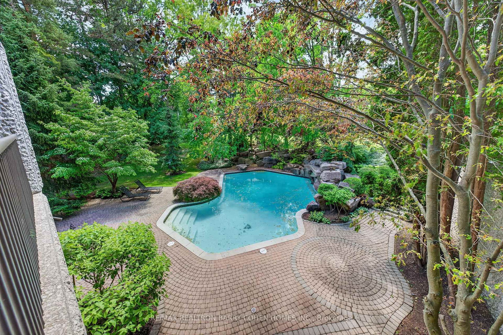 30 High Point Road • Toronto, ON photo 18