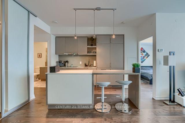 100 Harbour Street • #6606 • Toronto, ON photo 10