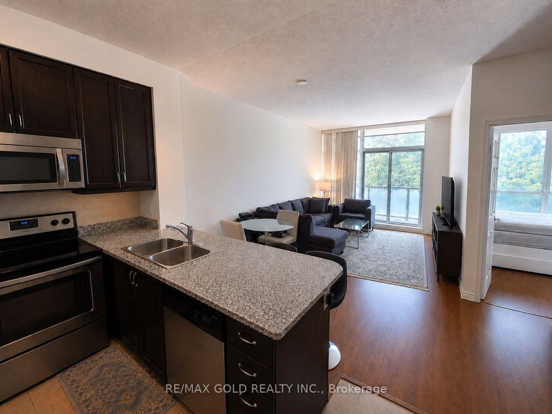 #310 - 25 Lower Simcoe Street