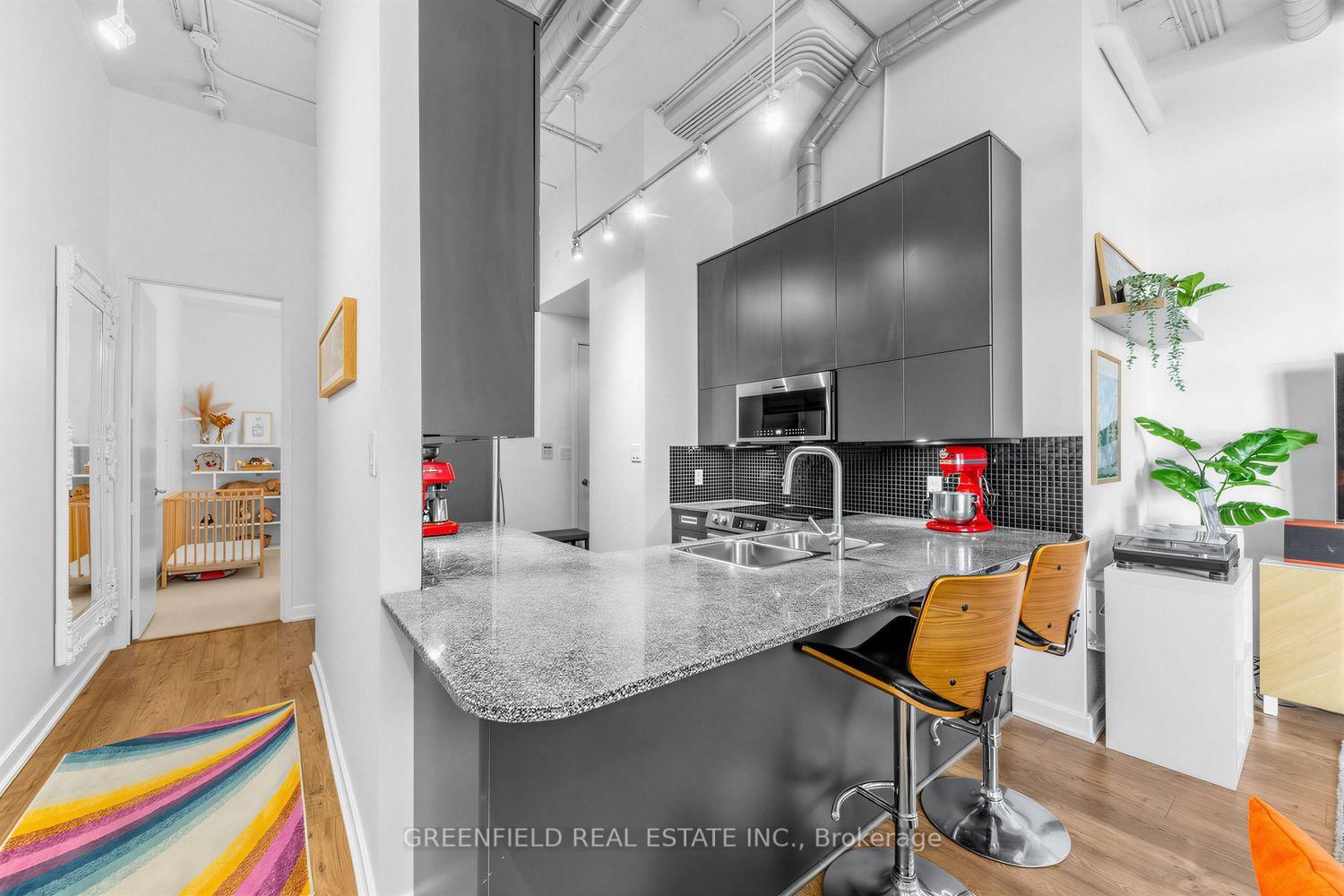 380 Macpherson Avenue N • #410 • Toronto, ON photo 8