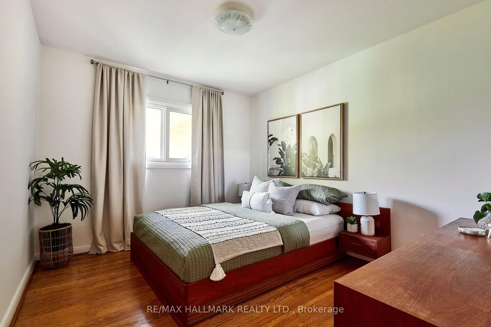 5 Mere Court • Toronto, ON photo 10