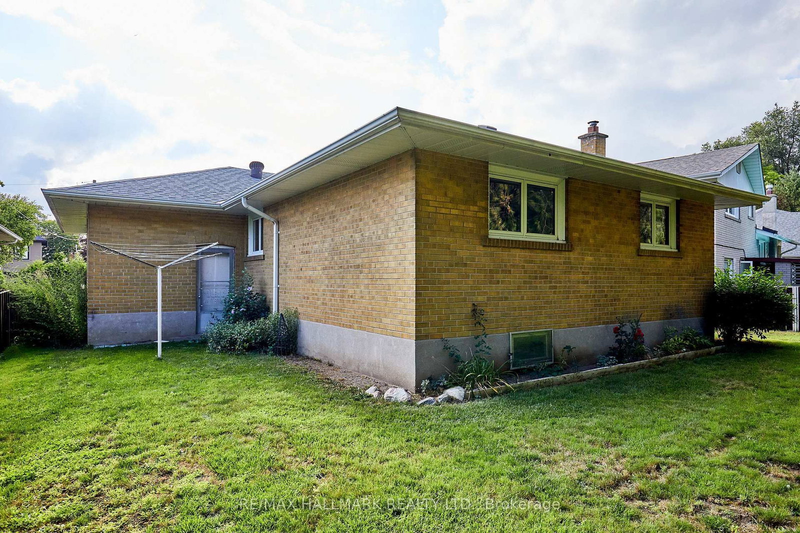 5 Mere Court • Toronto, ON photo 12