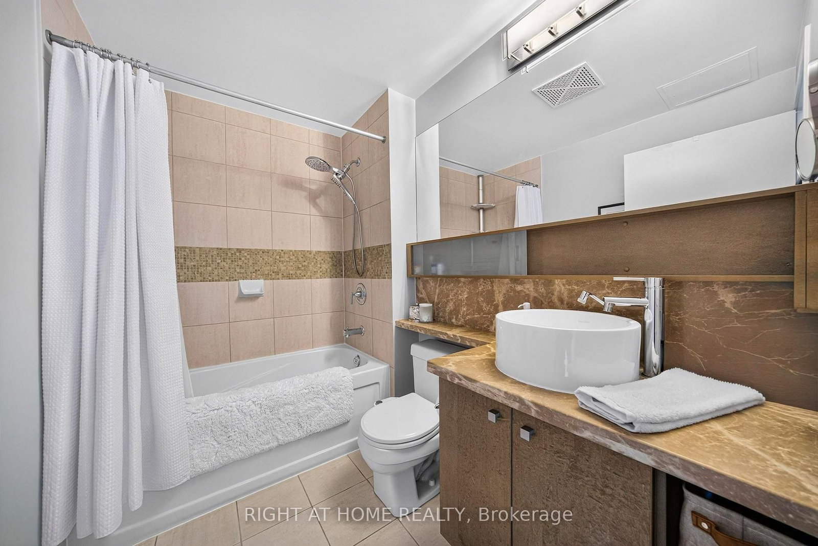 11 Brunel Court • #5509 • Toronto, ON photo 15